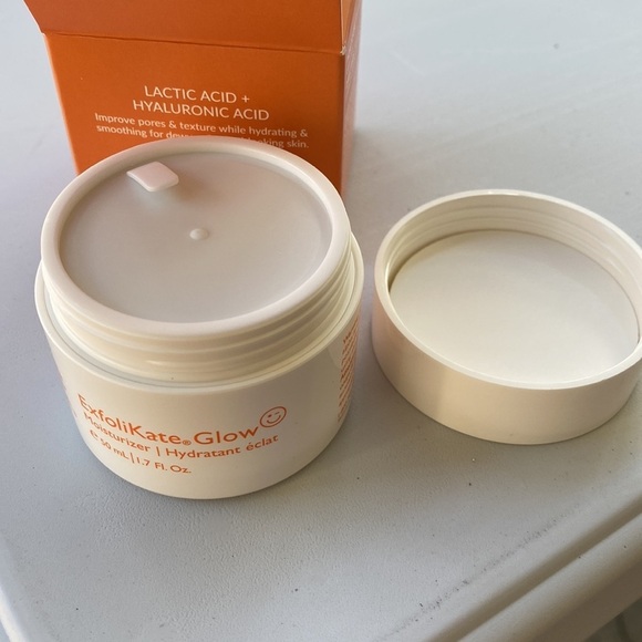 KATE SOMERVILLE ExfoliKate Glow Moisturizer - Picture 3 of 3
